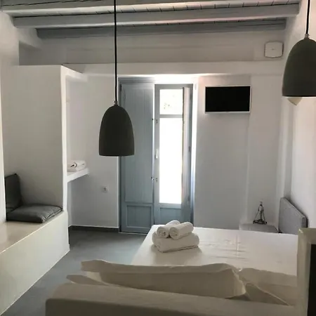 Theros Aparthotel 3*
