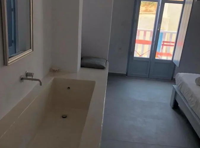 Theros Hotel apartamentowy 3*